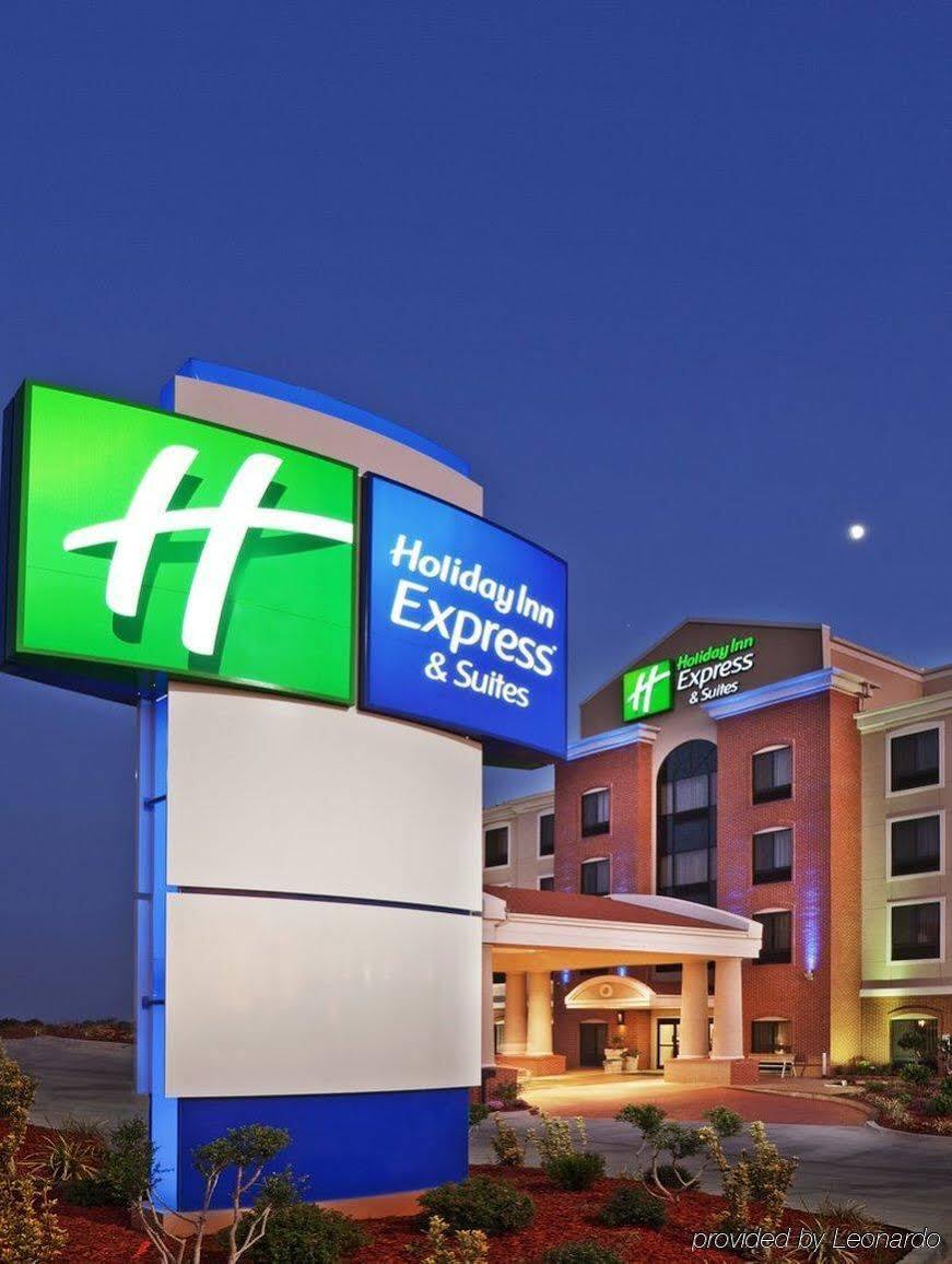 Holiday Inn Express&Suites Charlotte North Exterior foto